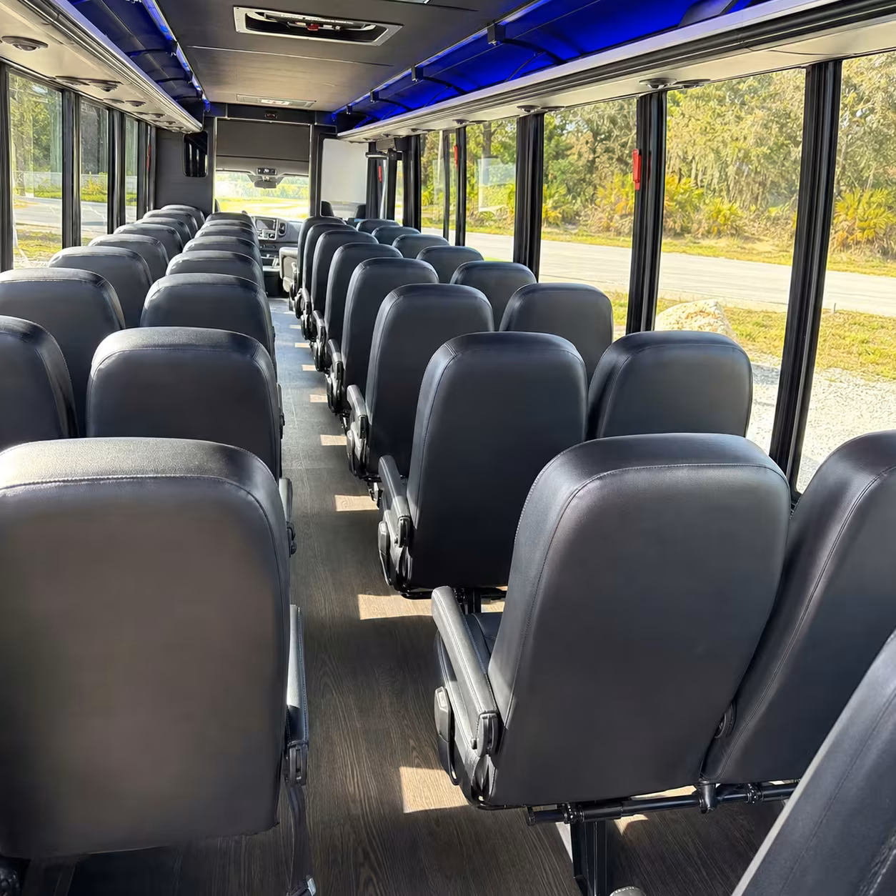 edison minibus rentals to philadelphia international airport