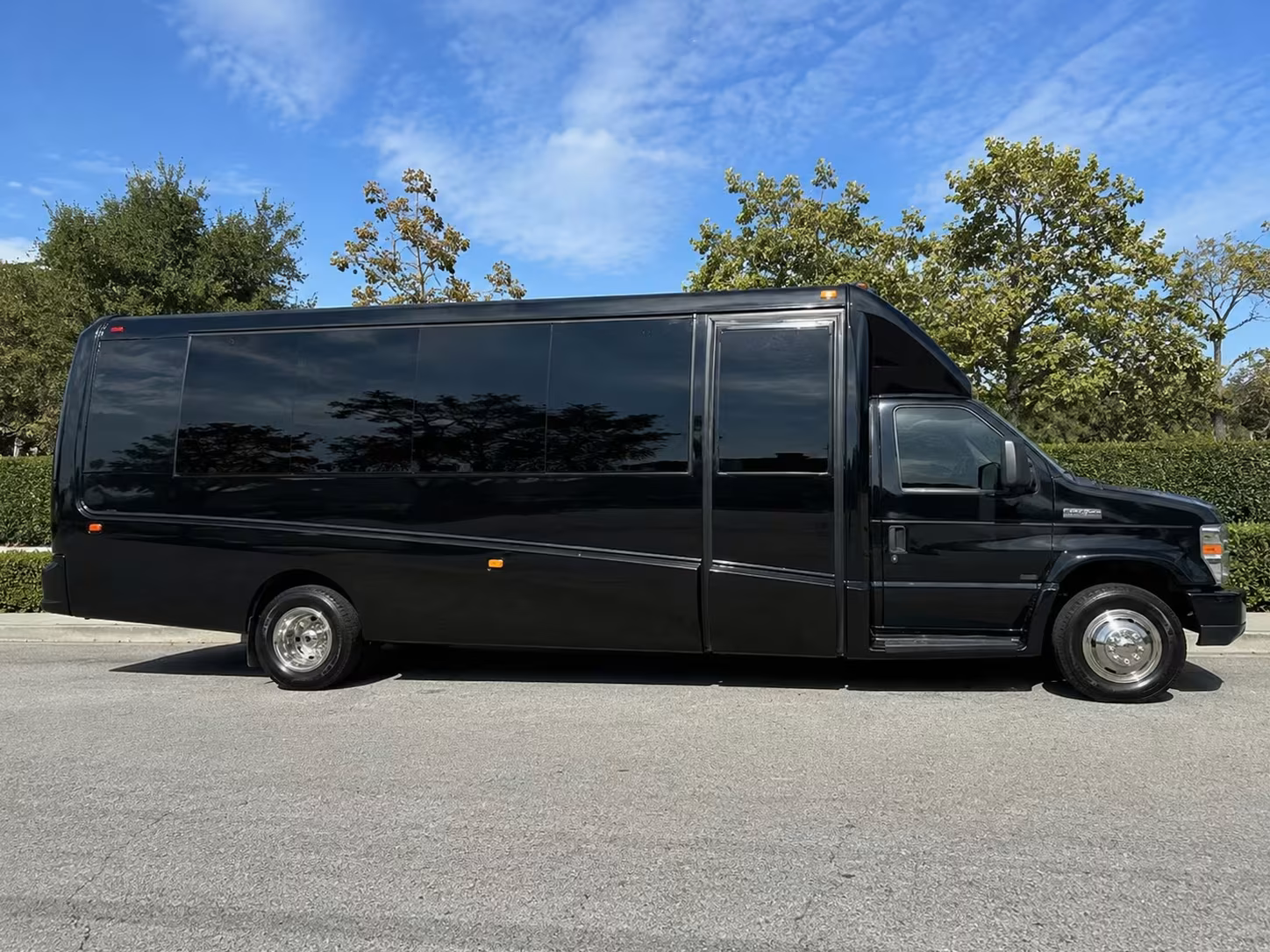 minibus rentals for smaller edison church groups and ministry events